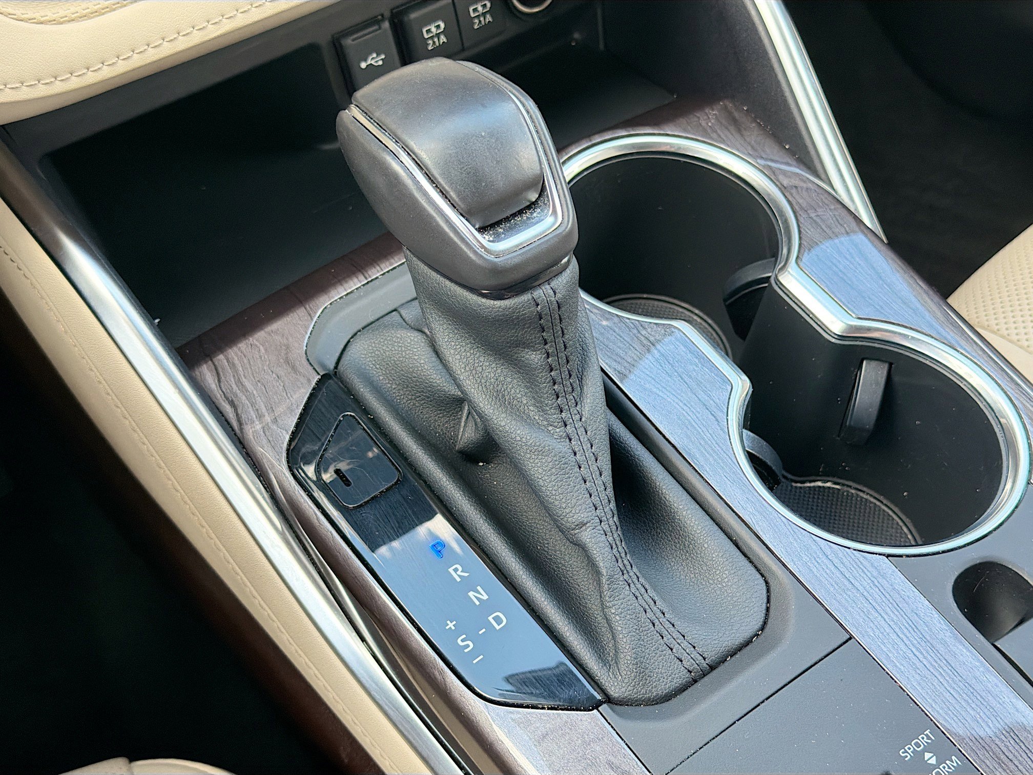 Used 2021 Toyota Highlander Platinum image 30