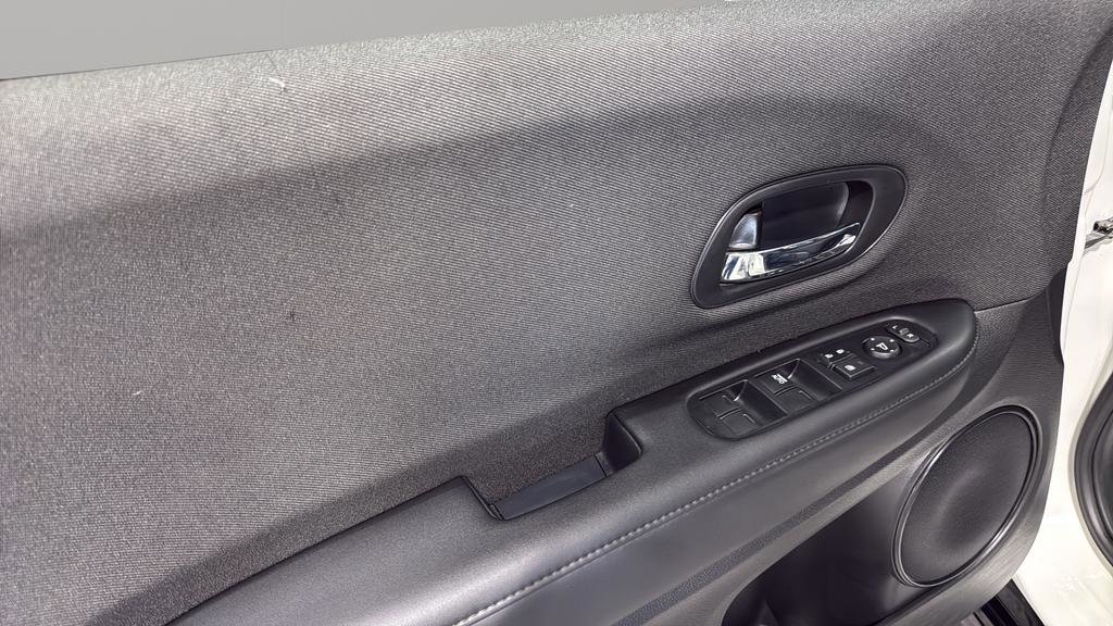 Used 2022 Honda HR-V Sport image 25