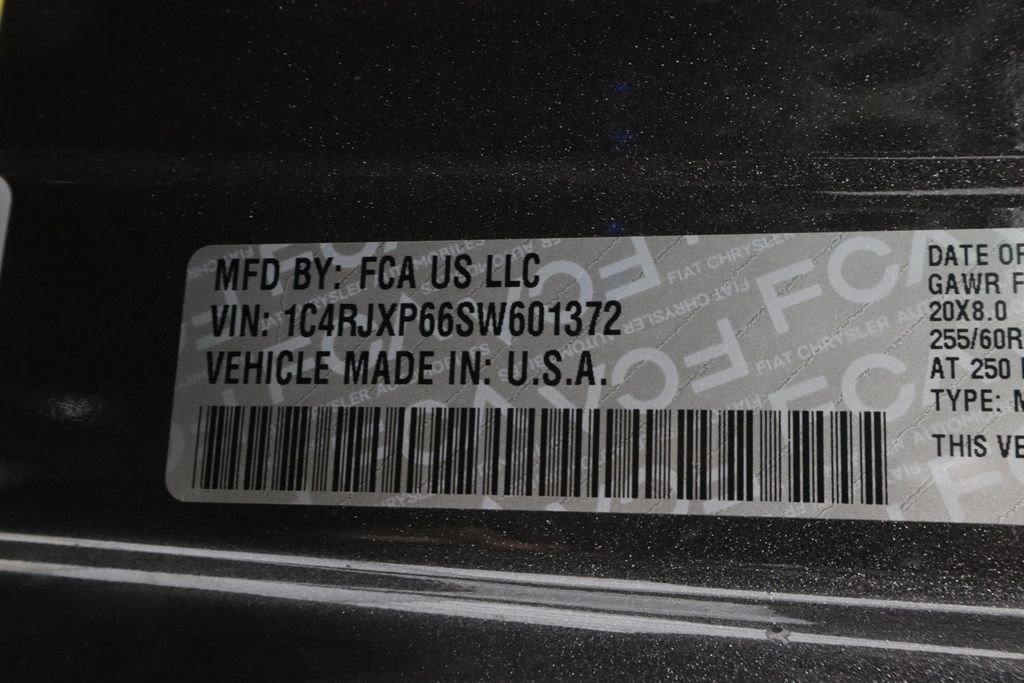 Used 2025 Jeep Wrangler Unlimited Sahara image 30