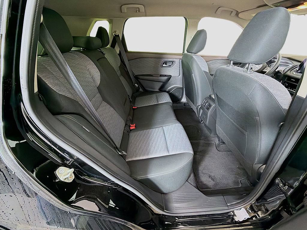 Used 2023 Nissan Rogue SV image 21