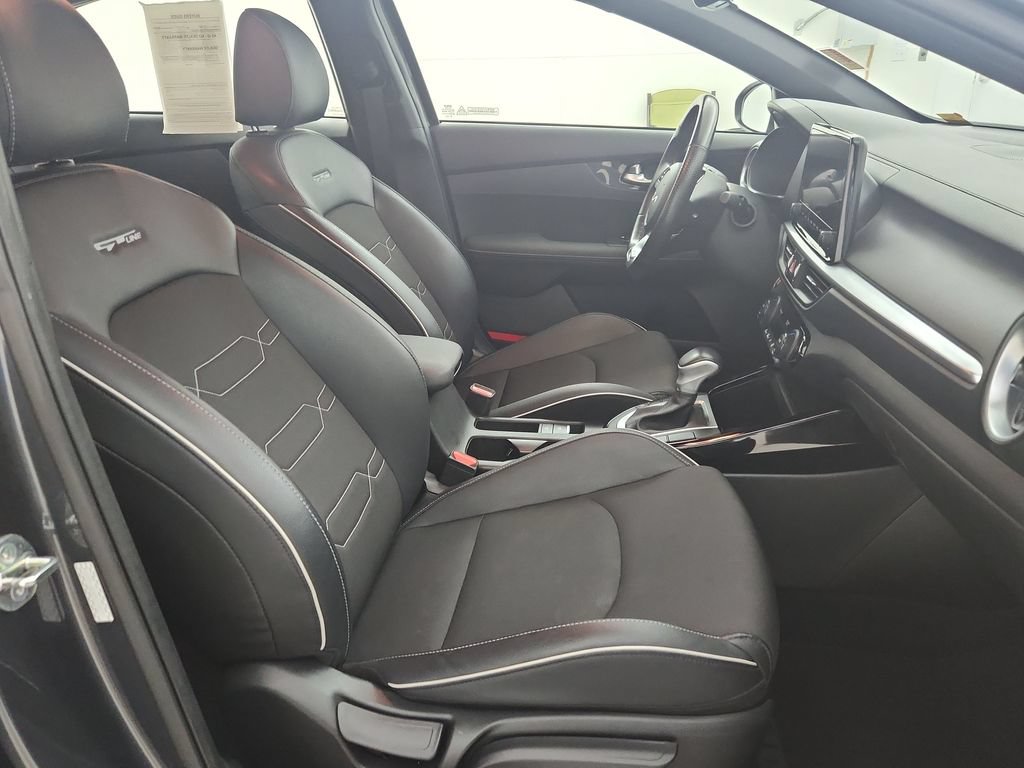 Used 2023 Kia Forte GT-Line w/ GT-Line Technology Package FWD image 35