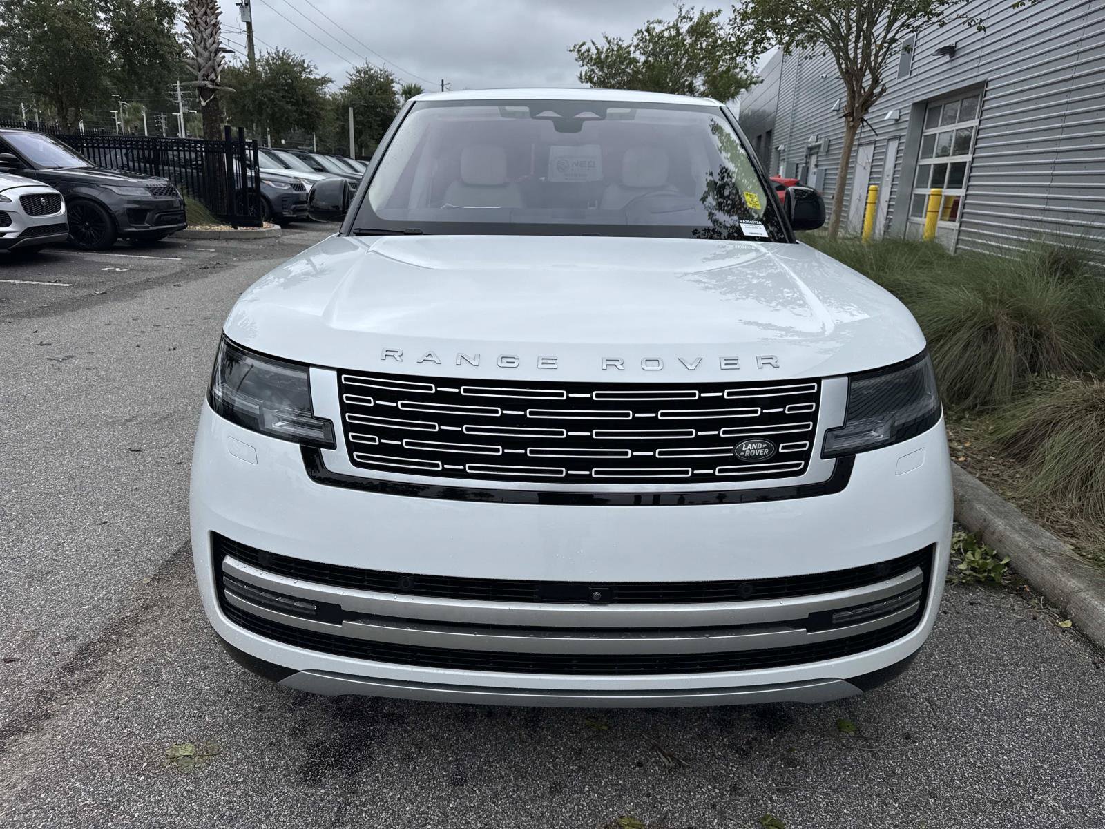 Used 2023 Land Rover Range Rover Long Wheelbase Autobiography AWD/4WD image 8