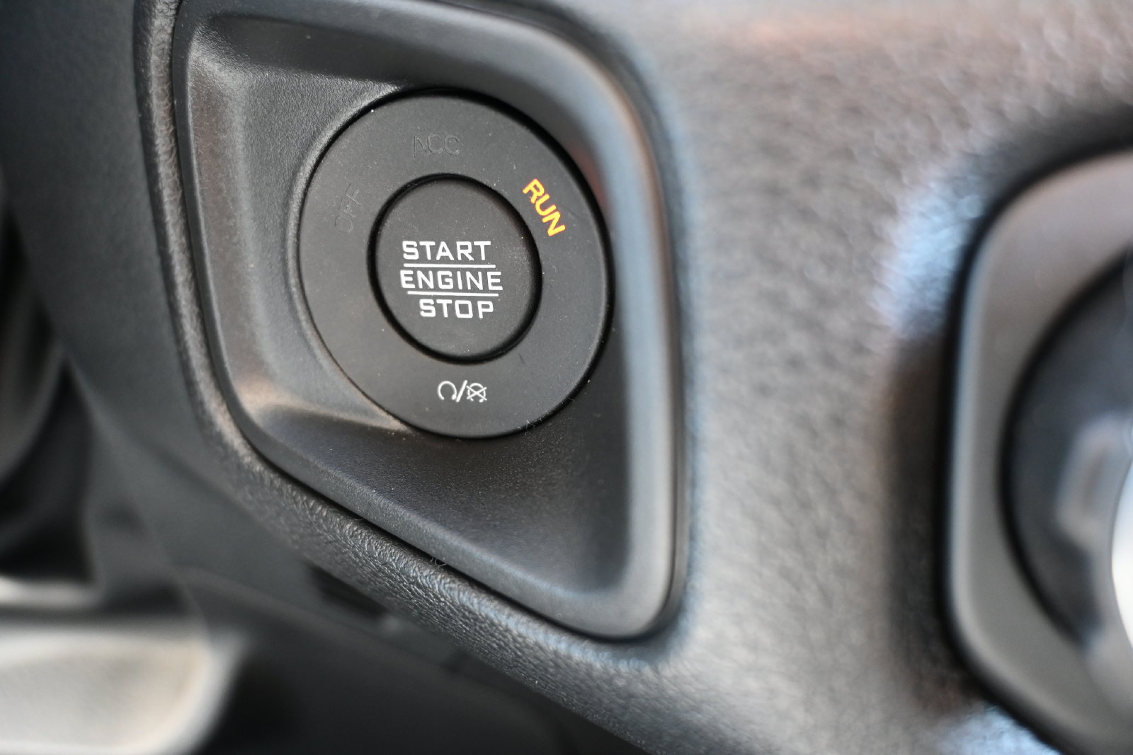 New 2026 Jeep Gladiator Sport AWD/4WD image 14