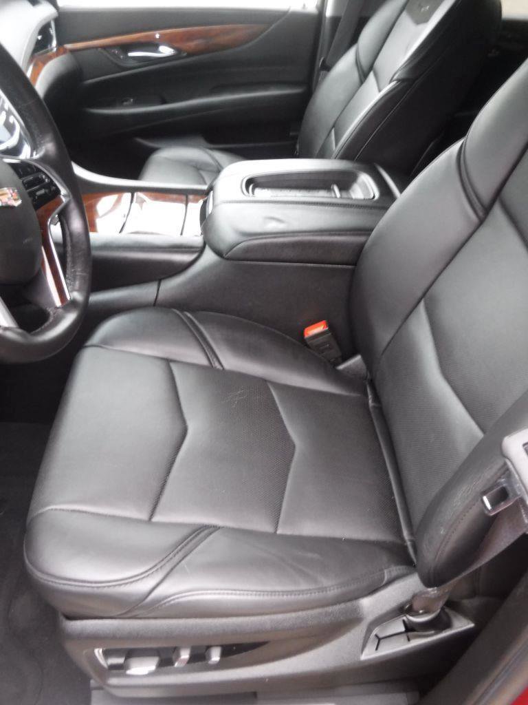 Used 2015 Cadillac Escalade Premium RWD image 25
