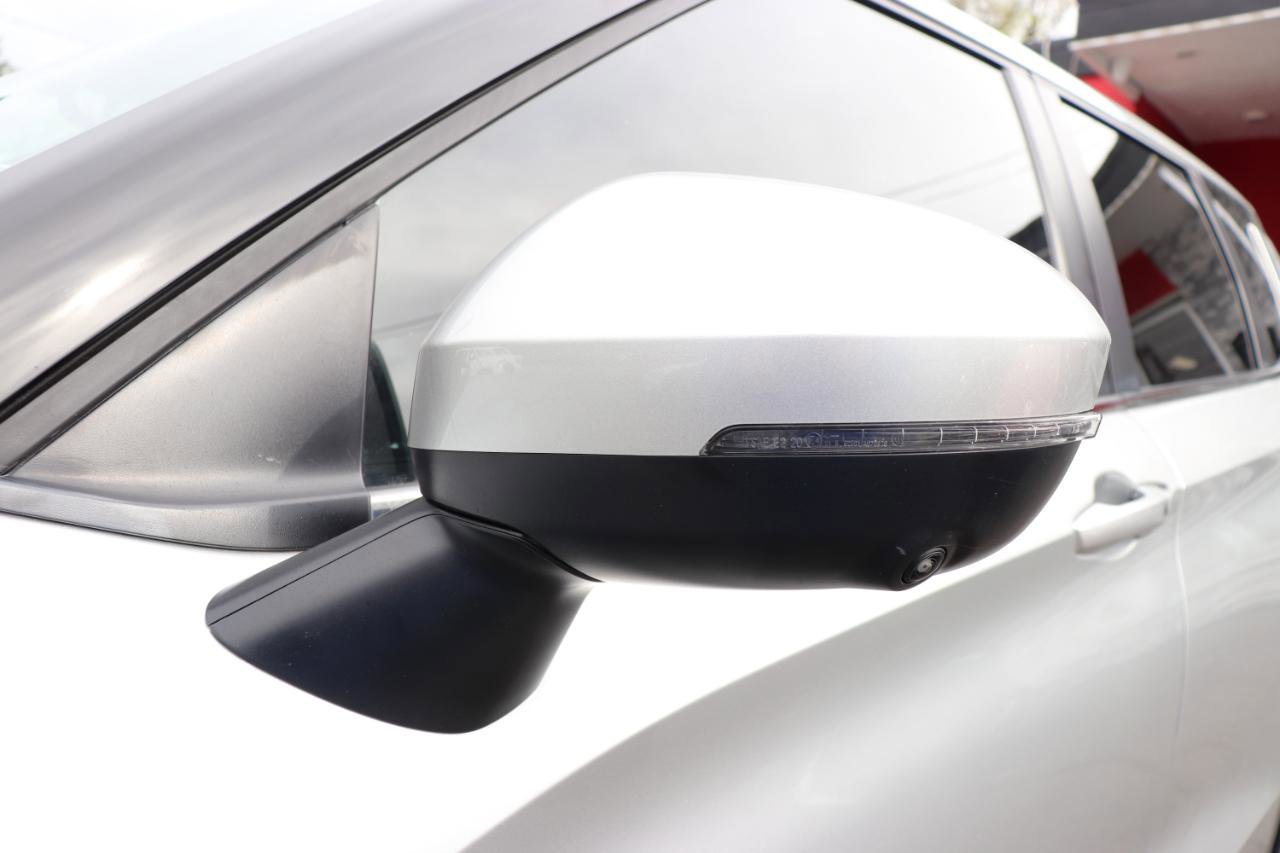 Used 2024 Mitsubishi Outlander AWD image 63