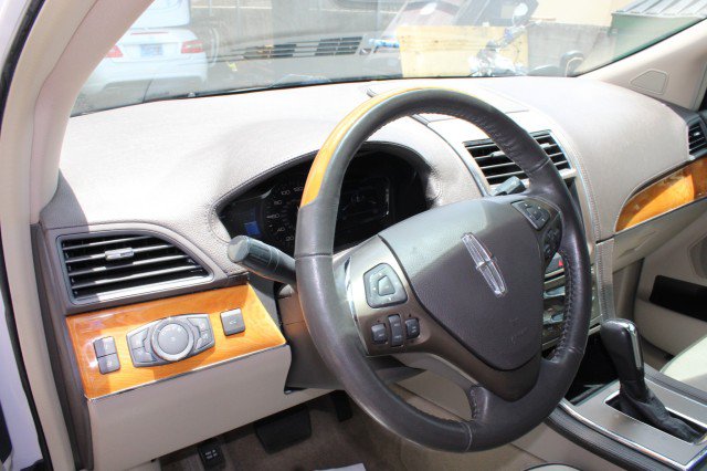 Used 2015 Lincoln MKX FWD w/ Equipment Group 102A image 20