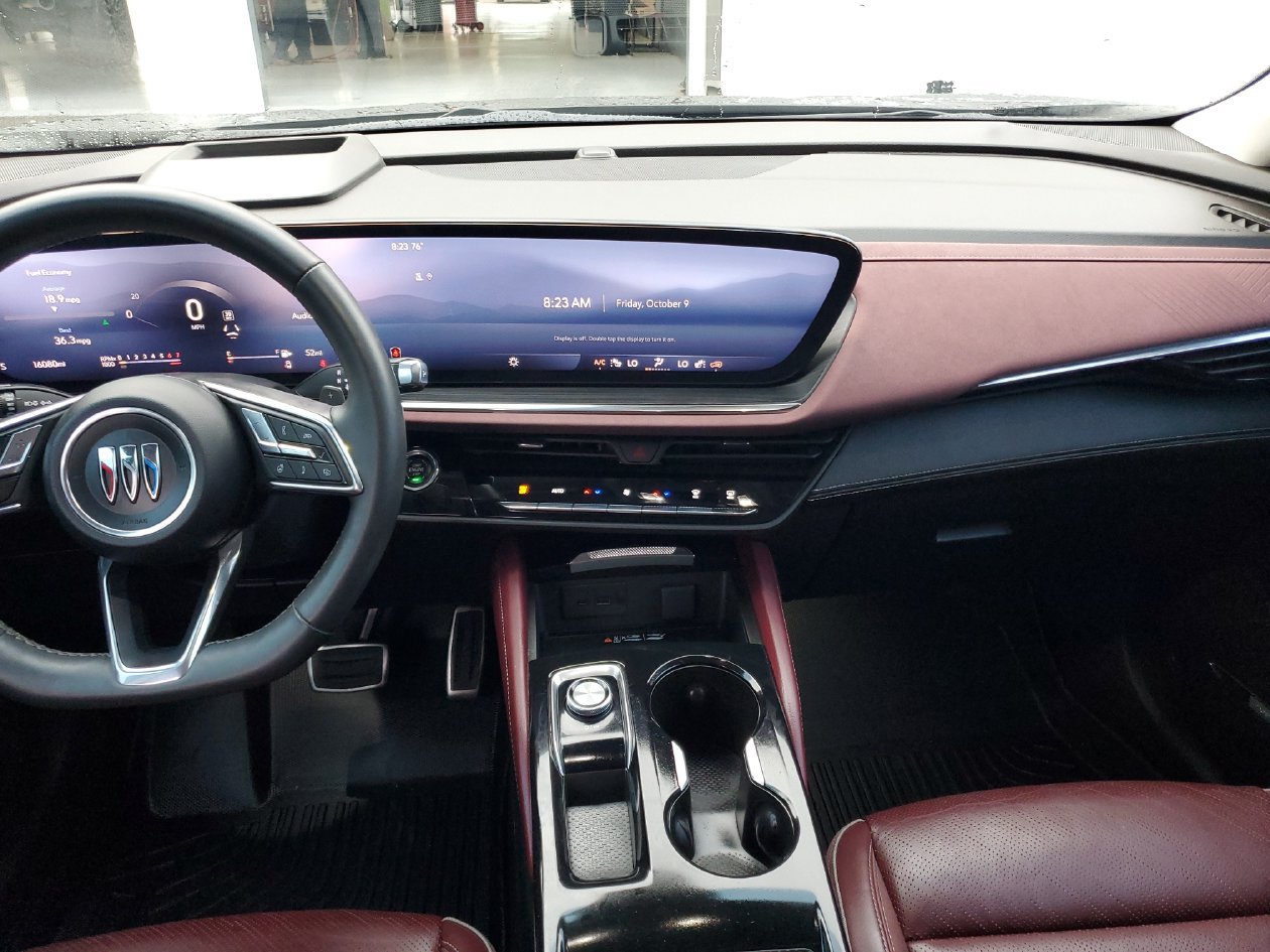 Used 2025 Buick Envision Sport Touring AWD/4WD image 13