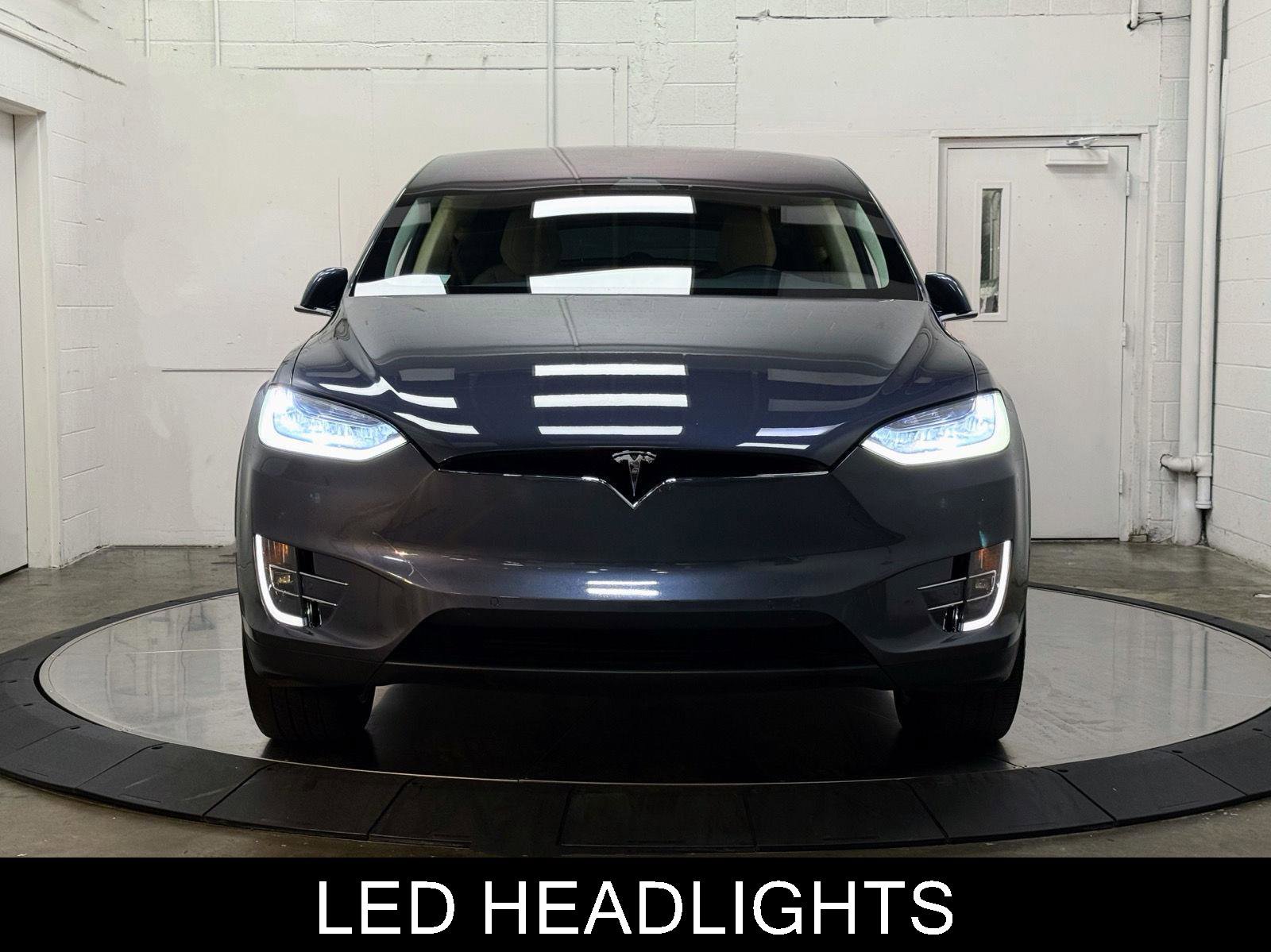 Used 2017 Tesla Model X 75D image 3