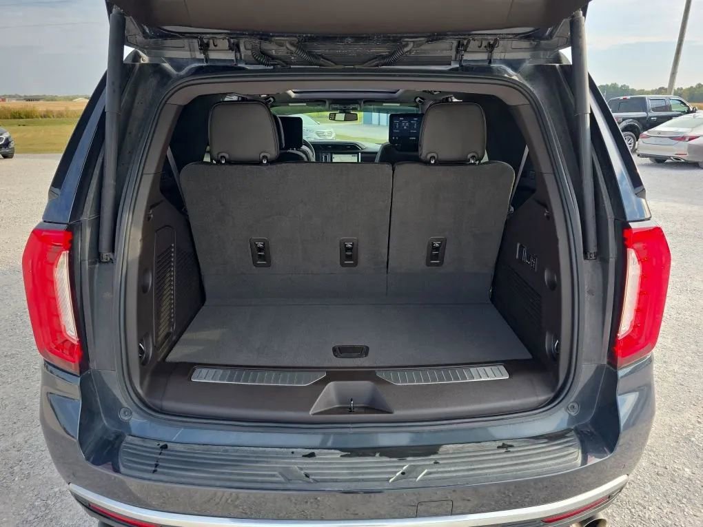 Used 2021 GMC Yukon Denali w/ LPO, Illumination Package image 26