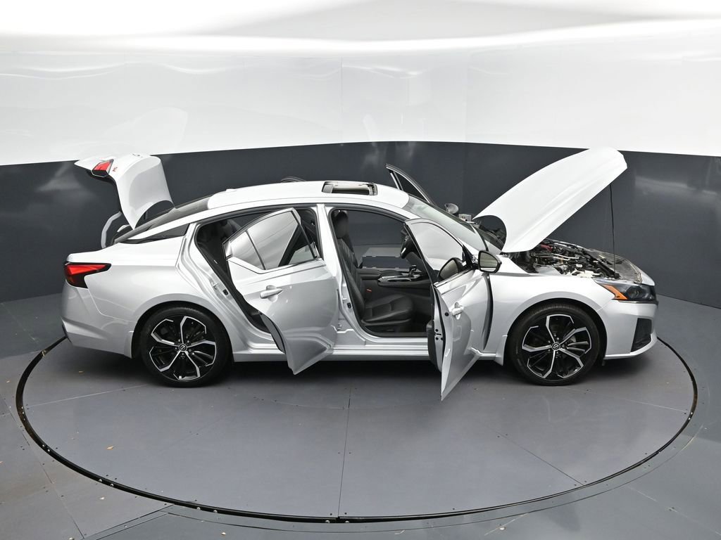 Used 2024 Nissan Altima 2.5 SR w/ SR Premium Package image 50