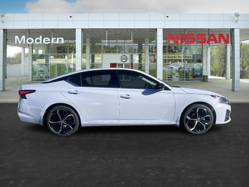 New 2025 Nissan Altima 2.5 SR image 6