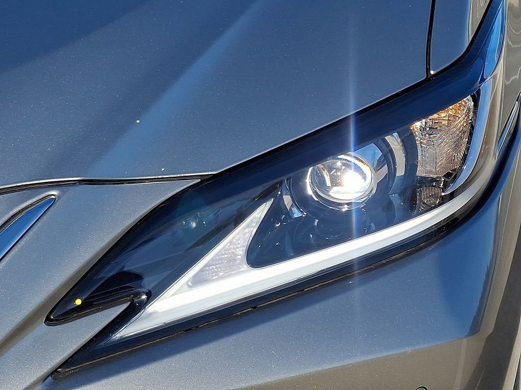 Used 2021 Lexus ES 300h w/ Accessory Package 2 image 10