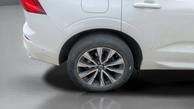 Used 2024 Volvo XC60 B5 Plus AWD/4WD image 21