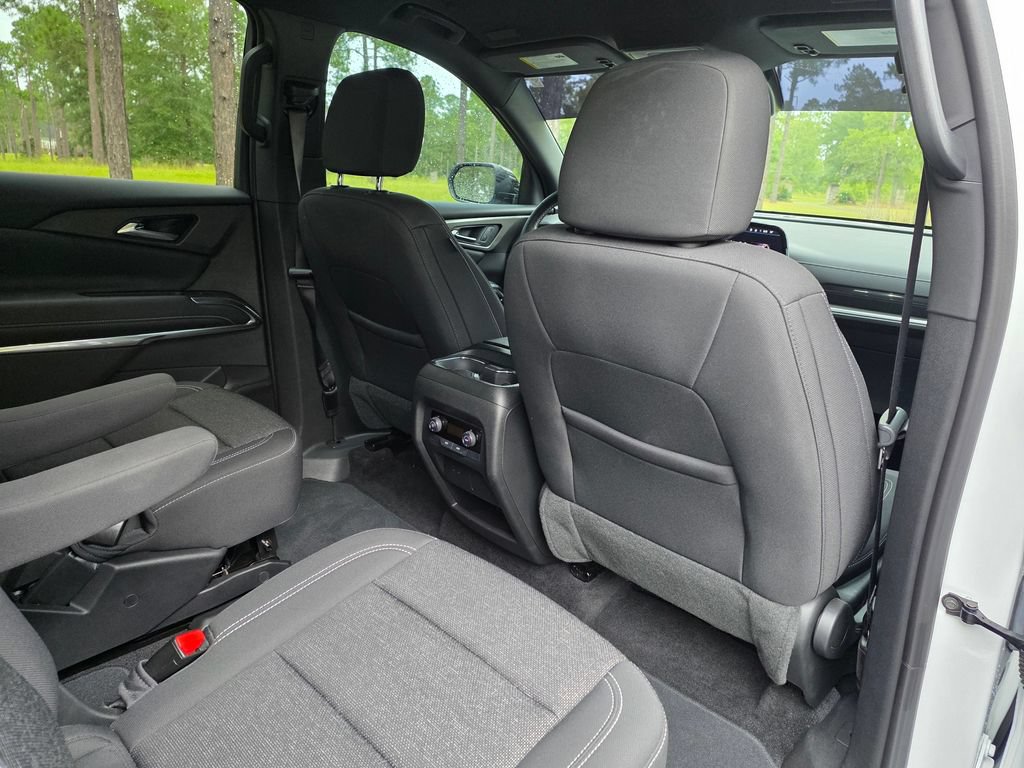 Used 2025 Chevrolet Traverse LT FWD image 22