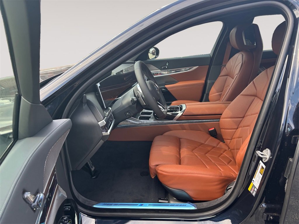 New 2026 BMW 750e xDrive image 9