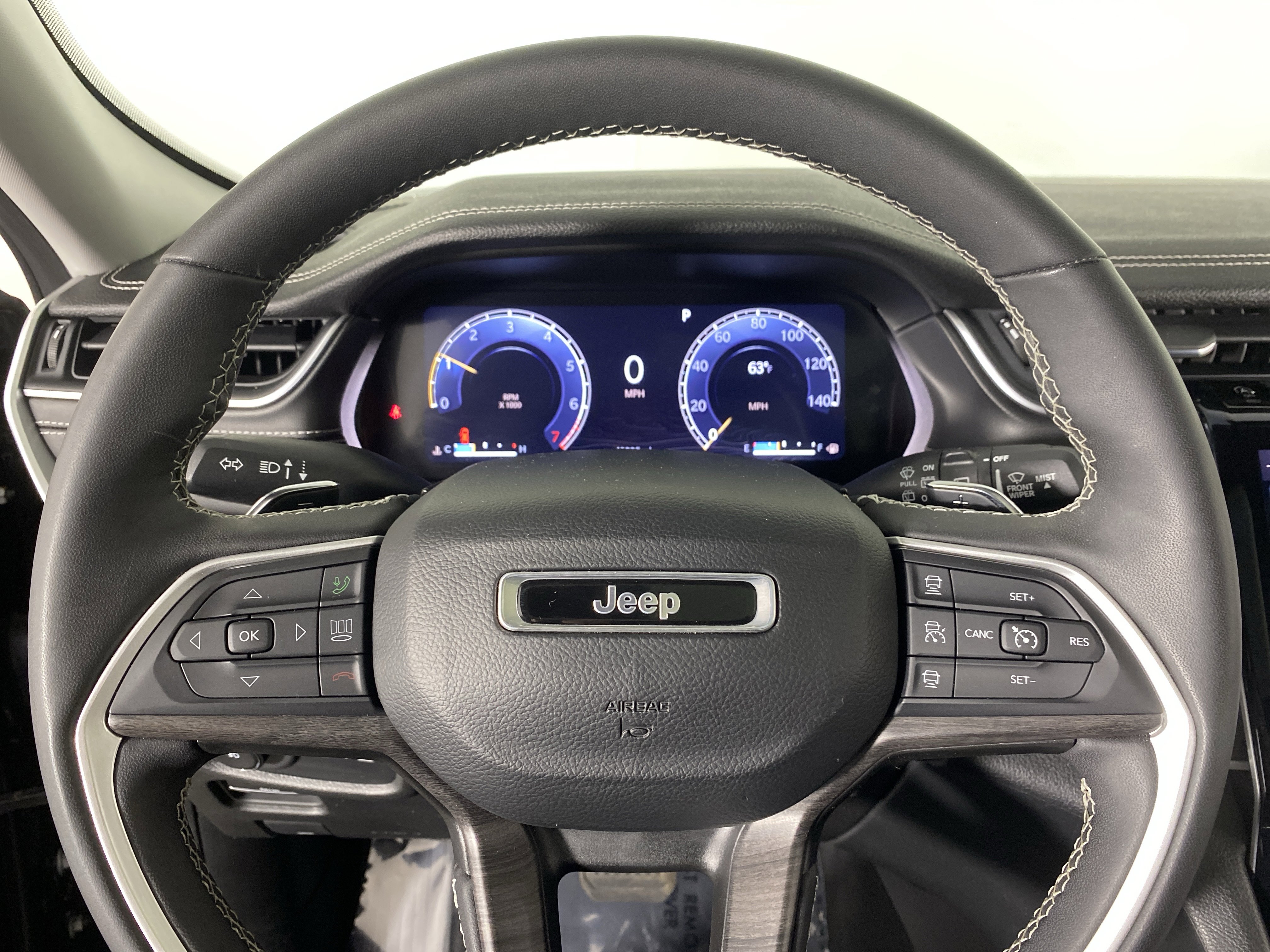 Used 2023 Jeep Grand Cherokee Limited AWD/4WD image 22