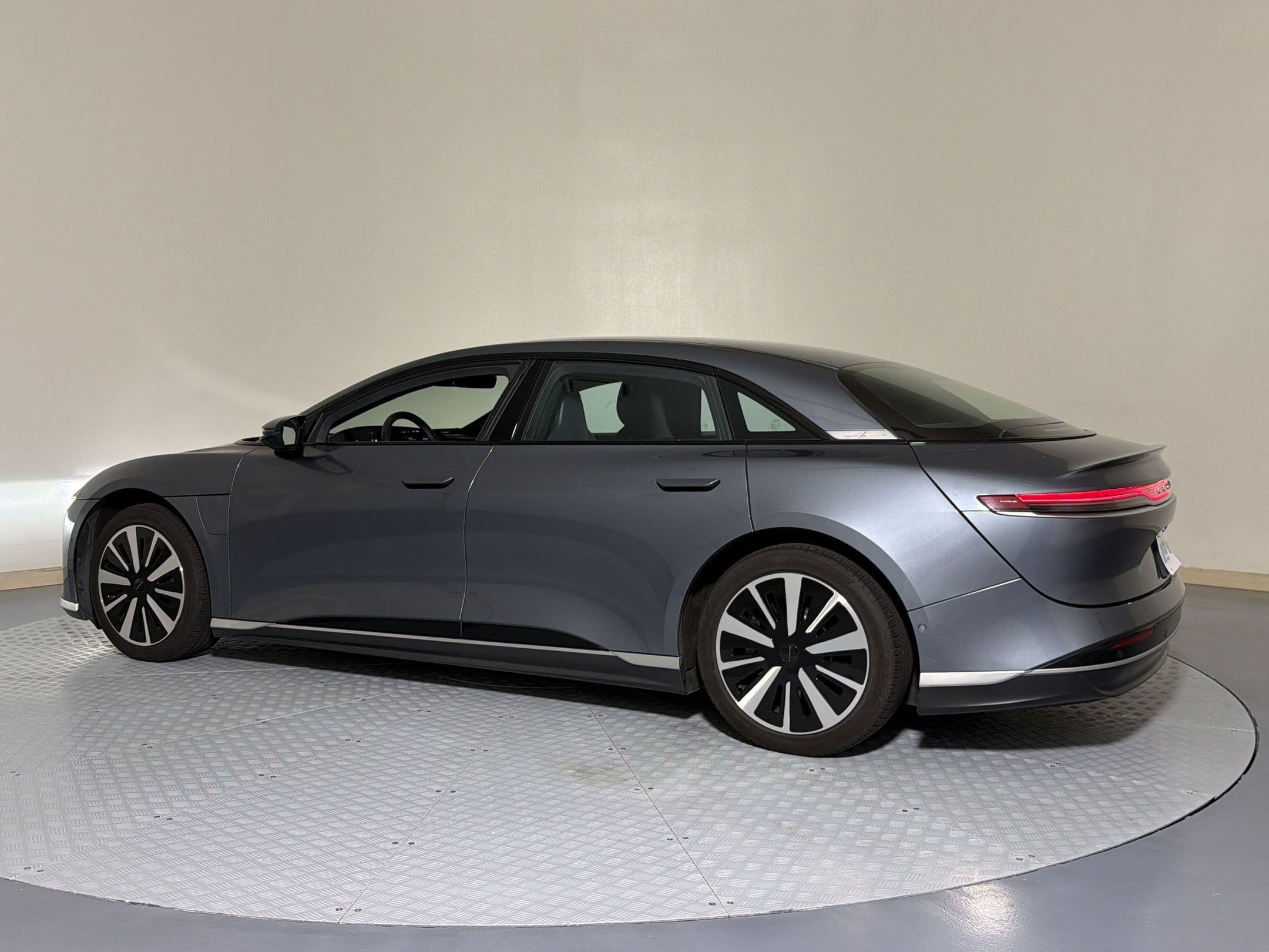 Used 2023 Lucid Air Pure RWD image 3