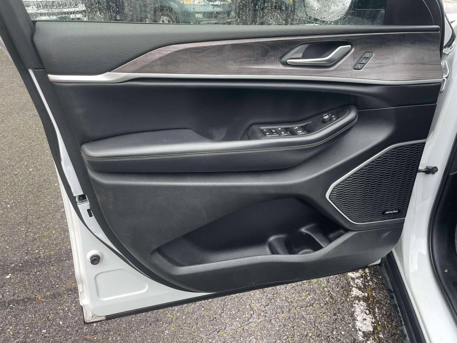 Used 2021 Jeep Grand Cherokee L Limited image 16