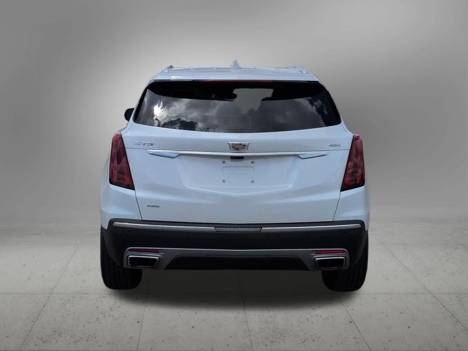 Used 2023 Cadillac XT5 Premium Luxury w/ Technology Package AWD/4WD image 5