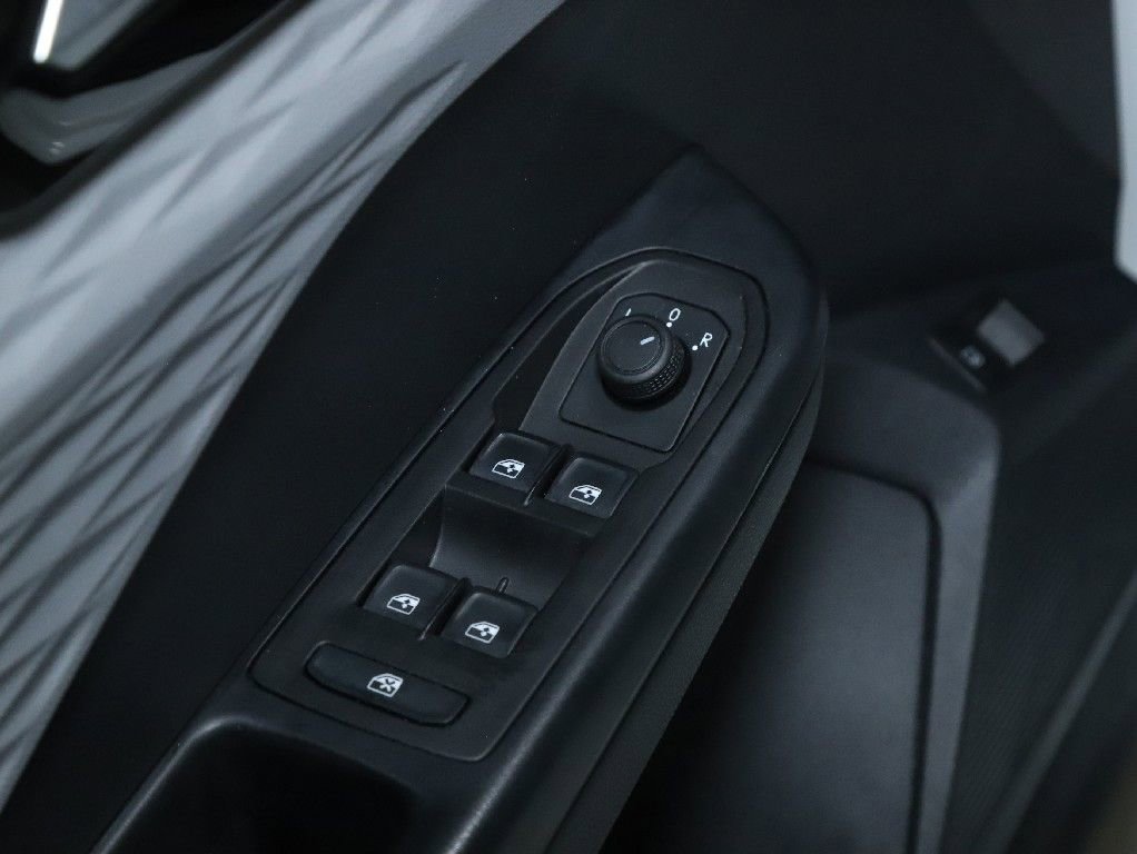 Used 2022 Volkswagen Taos S image 16