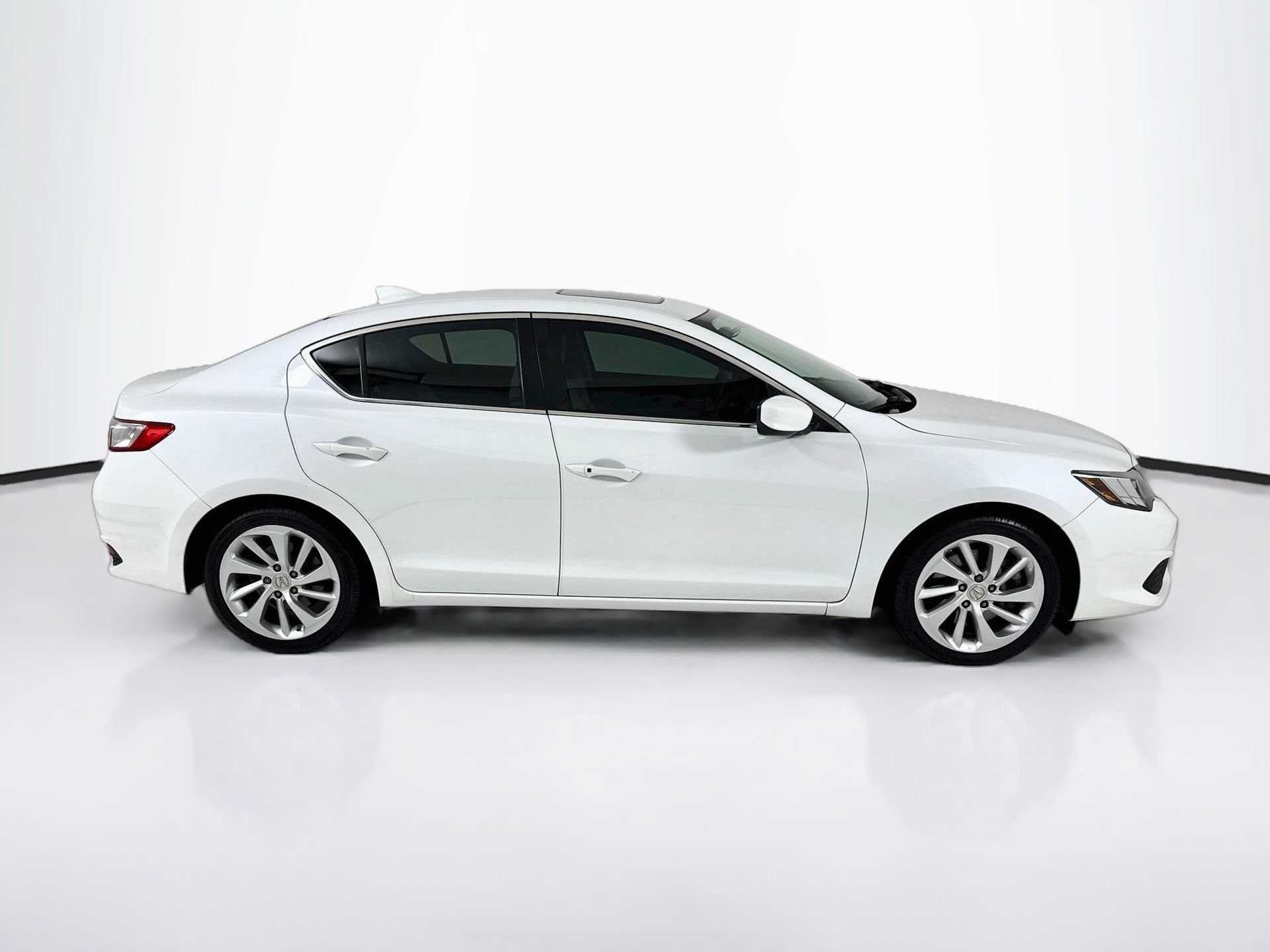 Used 2017 Acura ILX w/ Premium Package FWD image 9