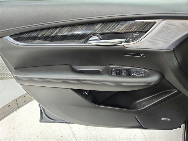 Used 2020 Cadillac XT6 Premium Luxury image 38