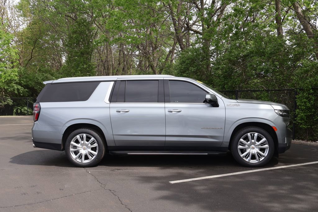 Used 2024 Chevrolet Suburban High Country w/ Max Trailering Package AWD/4WD image 9