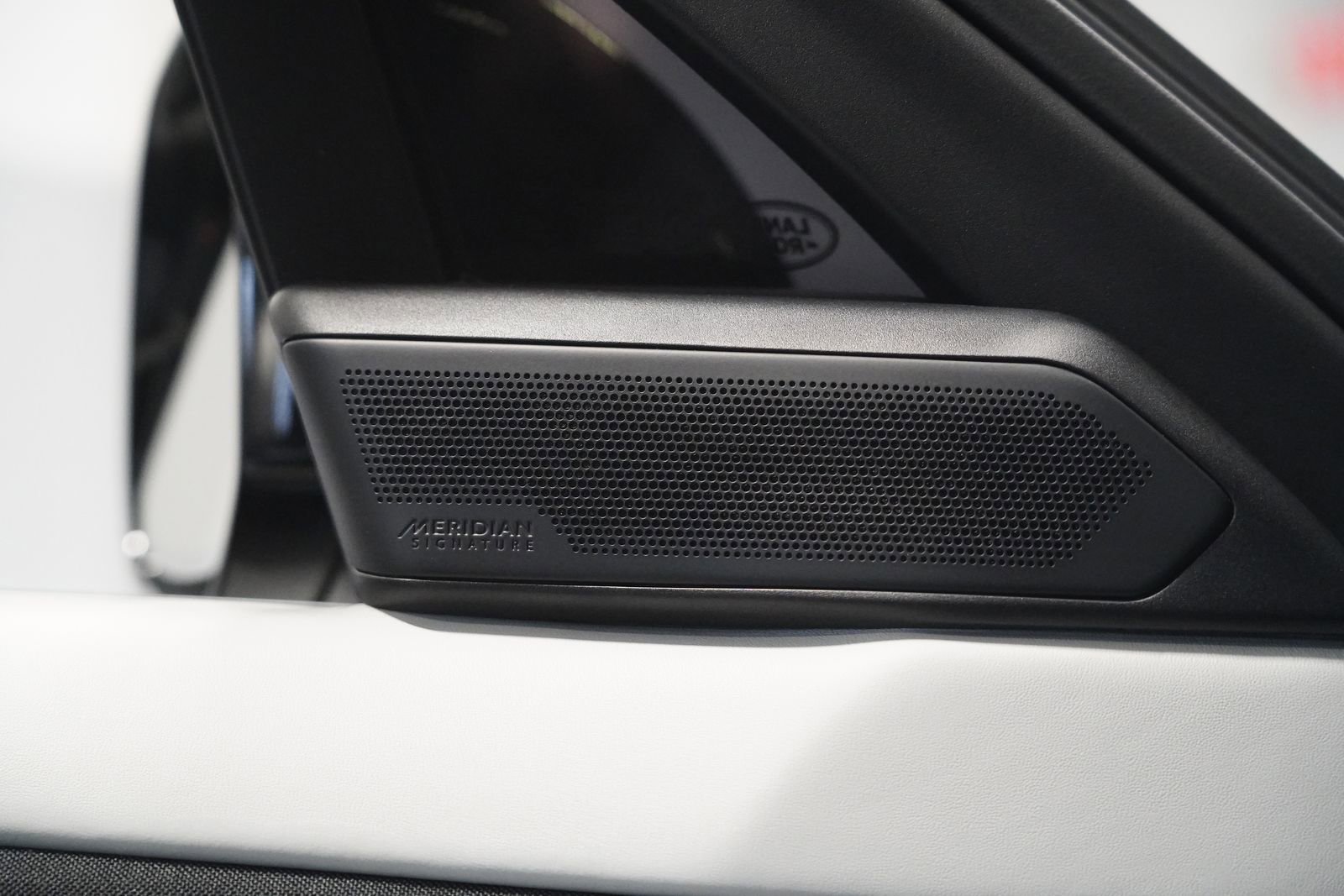 Used 2025 Land Rover Range Rover Sport SV Edition Two image 30