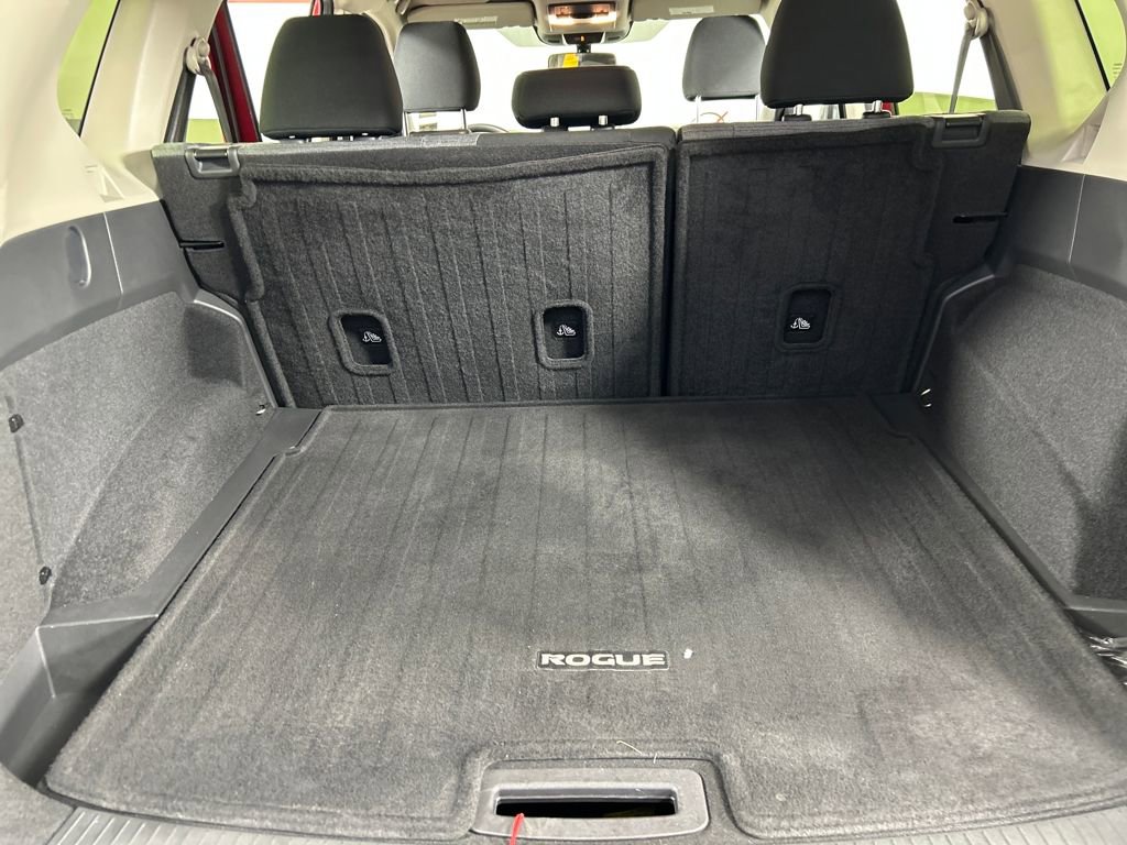 Used 2023 Nissan Rogue SV image 19