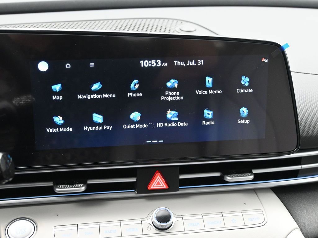 Certified 2025 Hyundai Elantra Limited FWD image 15