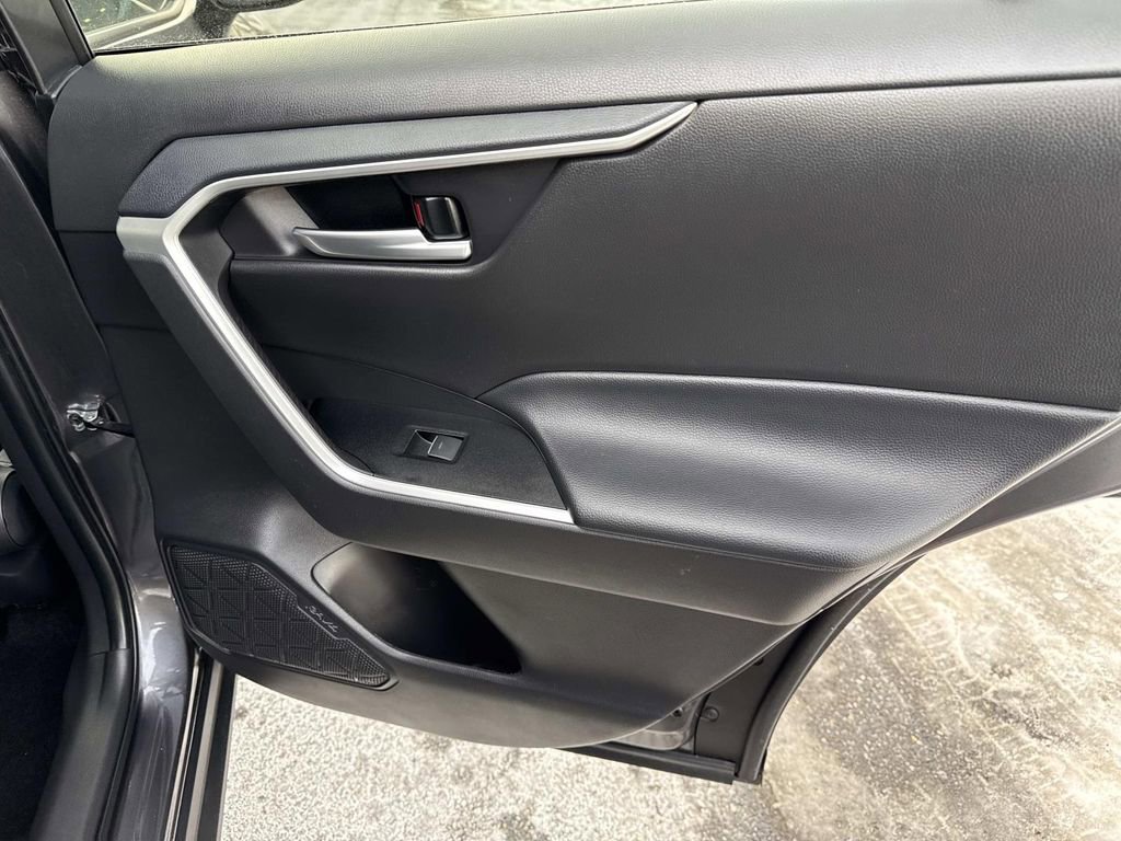 Used 2025 Toyota RAV4 XLE image 35