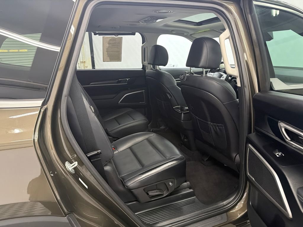 Used 2023 Kia Telluride S w/ S Sunroof Package image 16