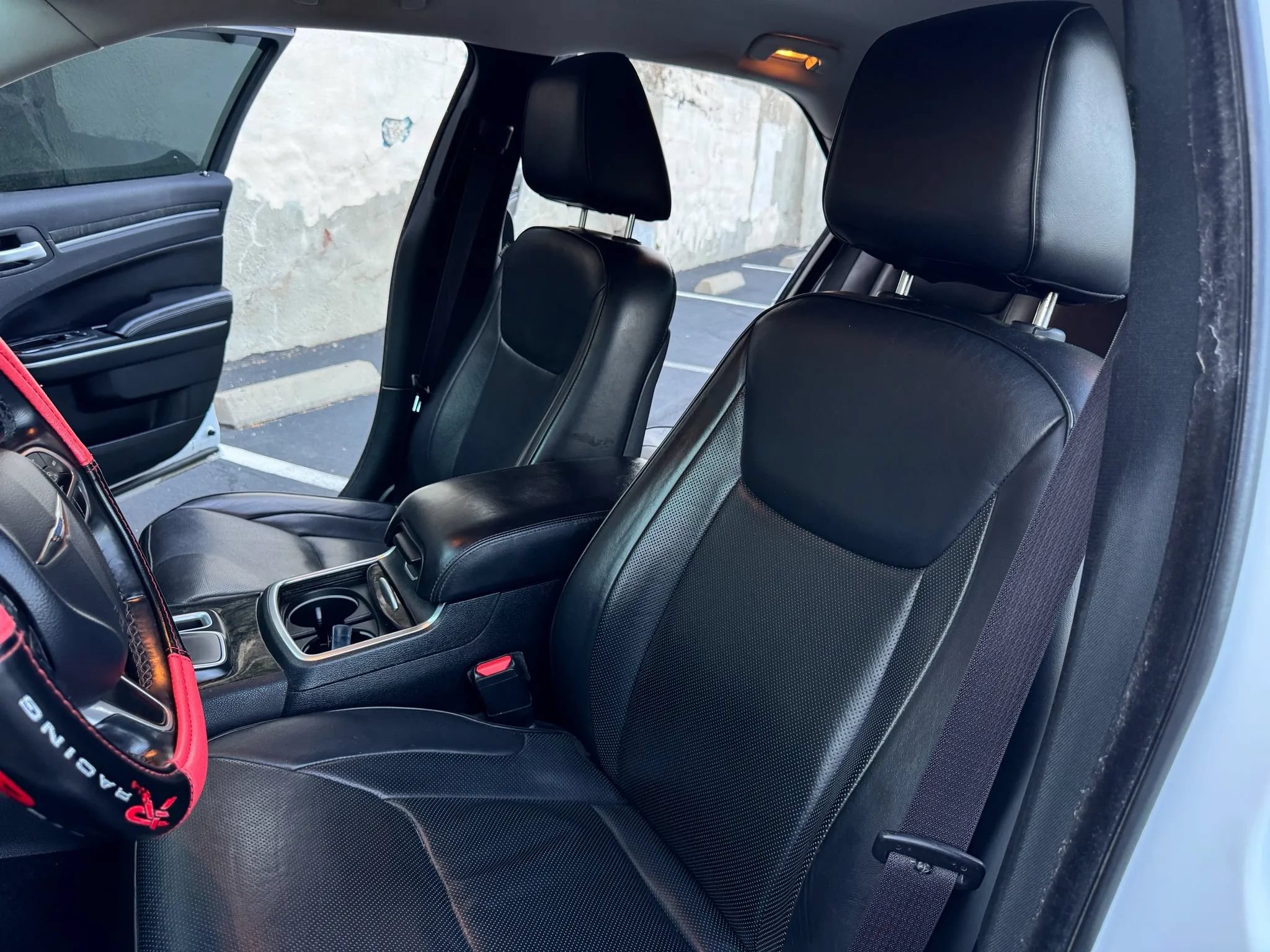 Used 2018 Chrysler 300 Limited RWD image 11
