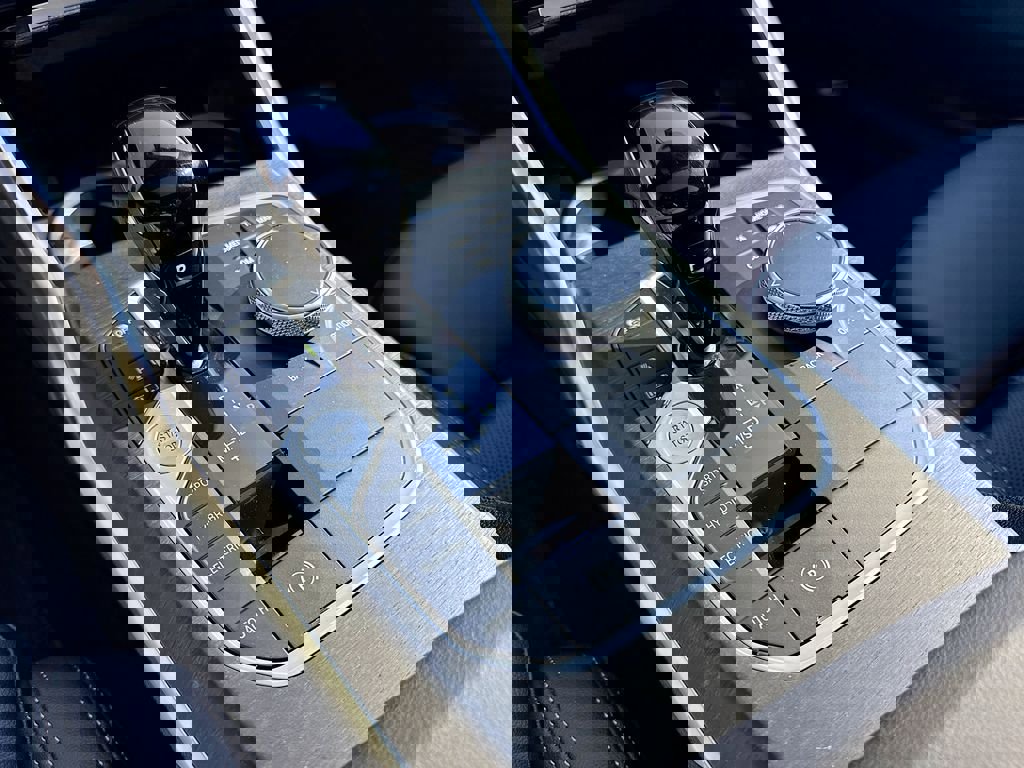 Used 2022 BMW 330e 330e iPerformance w/ M Sport Package image 29