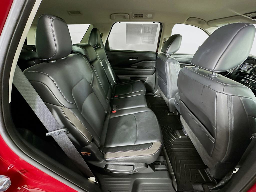 Used 2023 Nissan Pathfinder SL AWD/4WD image 36