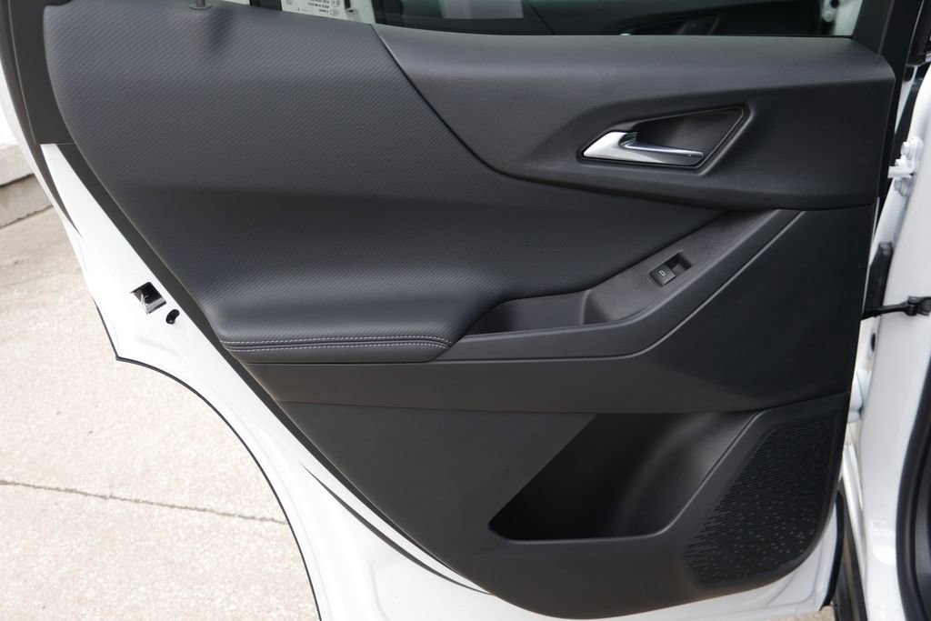 New 2026 Chevrolet Equinox LT image 32