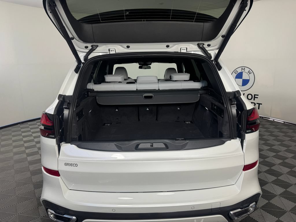New 2026 BMW X5 xDrive40i w/ M Sport Package AWD/4WD image 19