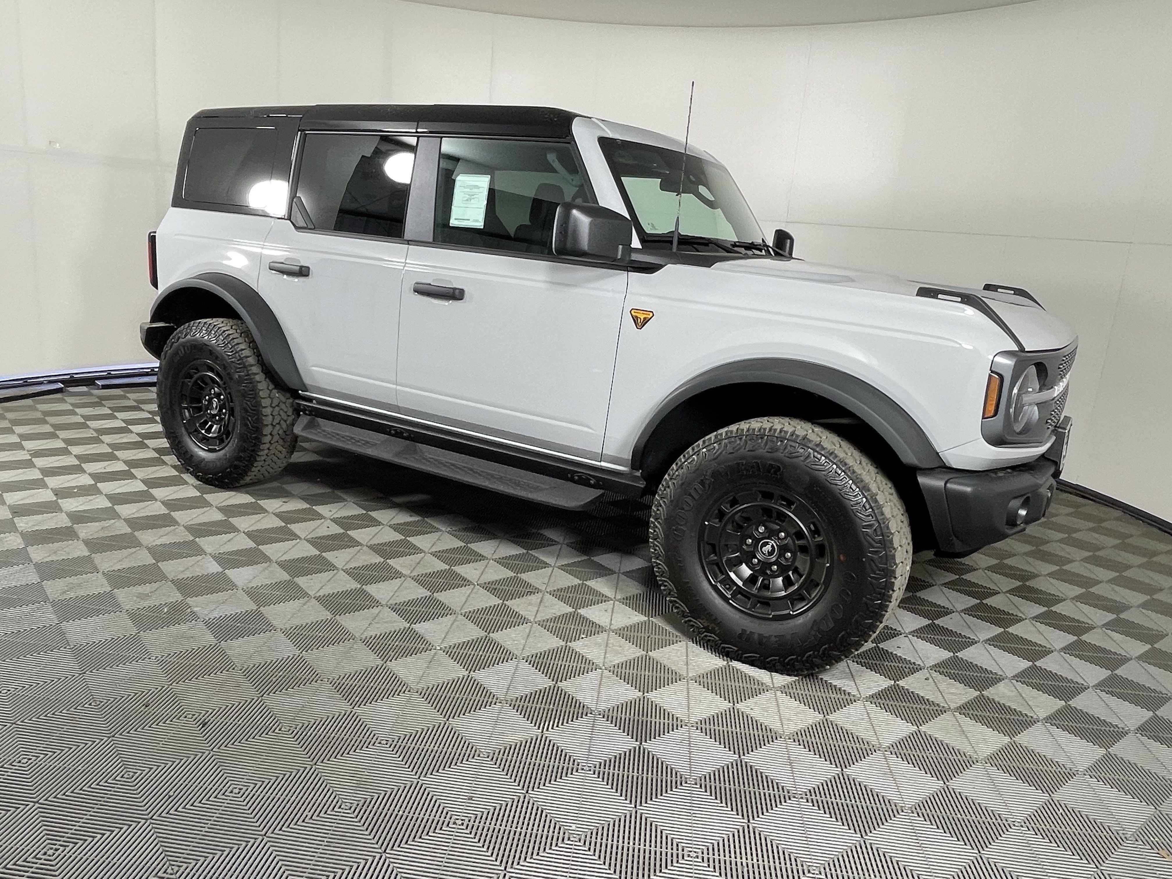 New 2026 Ford Bronco Badlands w/ Sasquatch Package AWD/4WD image 7