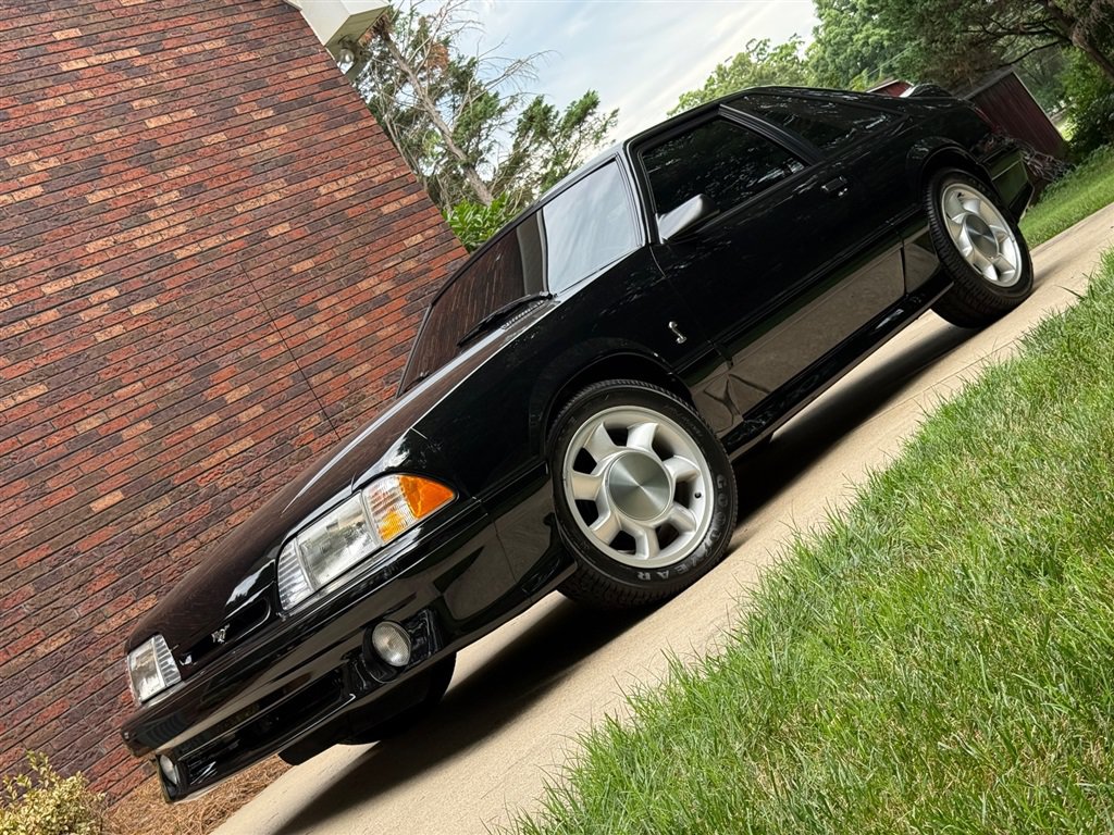 Used 1993 Ford Mustang Cobra RWD image 3