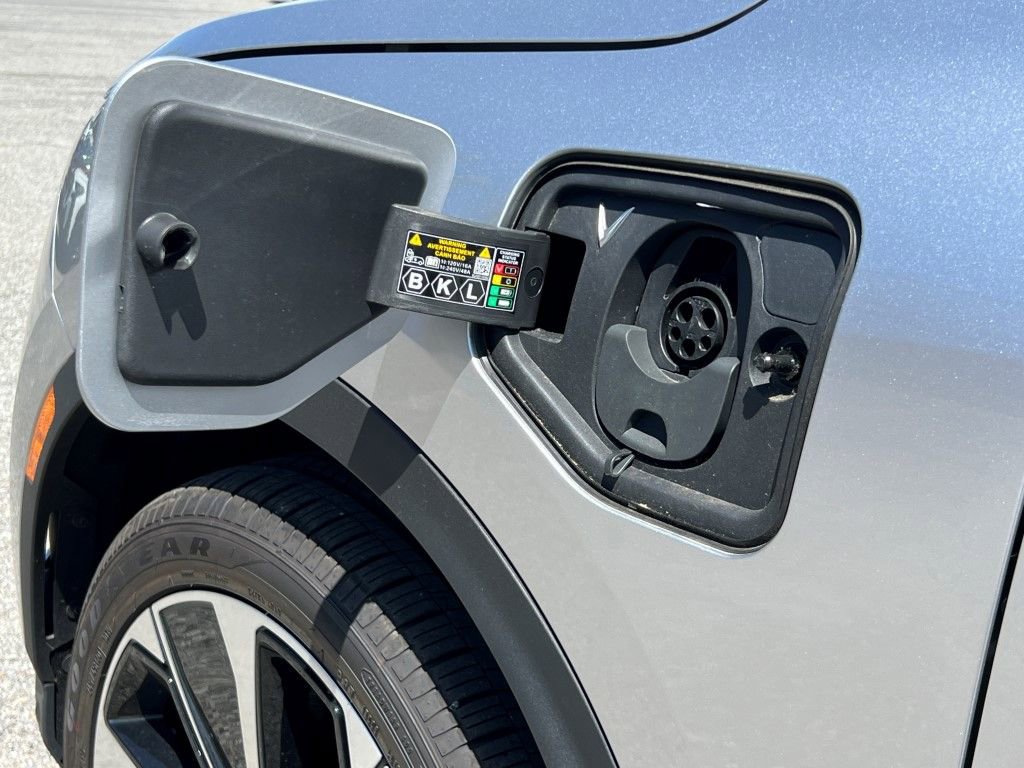 New 2025 VinFast VF 8 Plus image 28