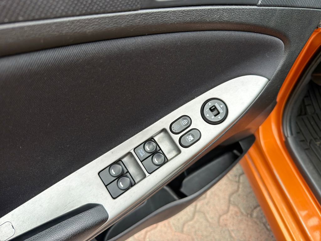 Used 2017 Hyundai Accent SE FWD image 9