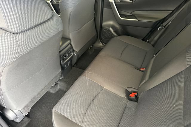 Used 2023 Toyota RAV4 LE AWD/4WD image 16
