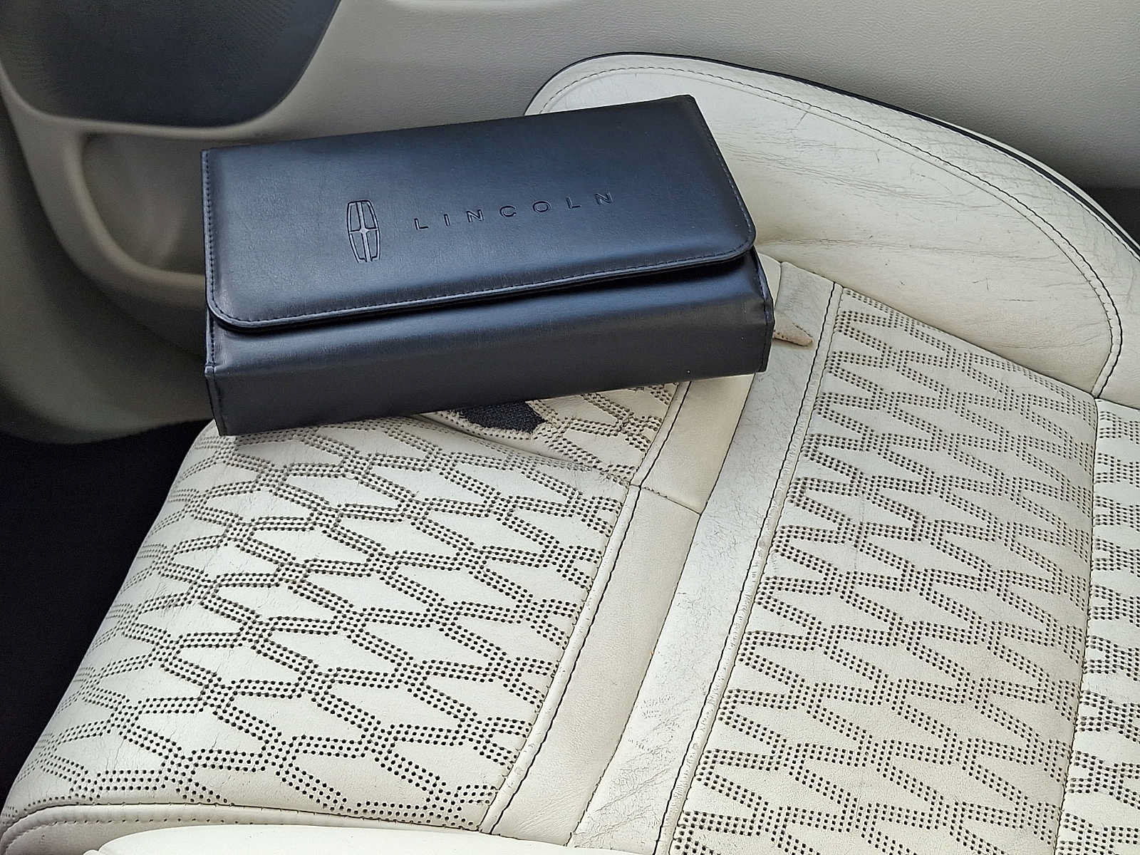 Used 2021 Lincoln Navigator L Black Label w/ Special Edition Package AWD/4WD image 26