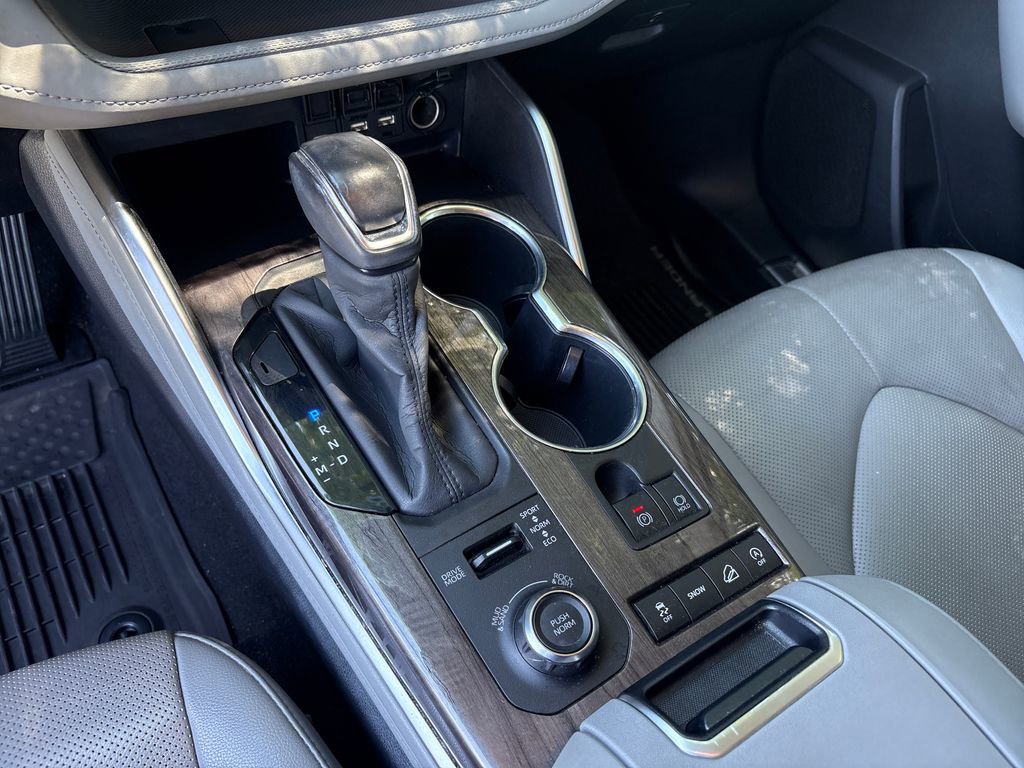 Used 2020 Toyota Highlander Platinum AWD/4WD image 20
