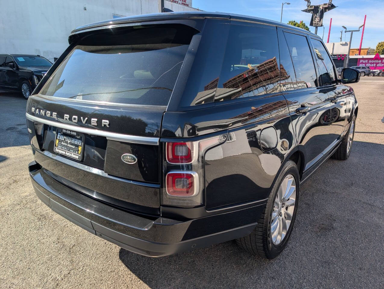 Used 2018 Land Rover Range Rover HSE AWD/4WD image 3