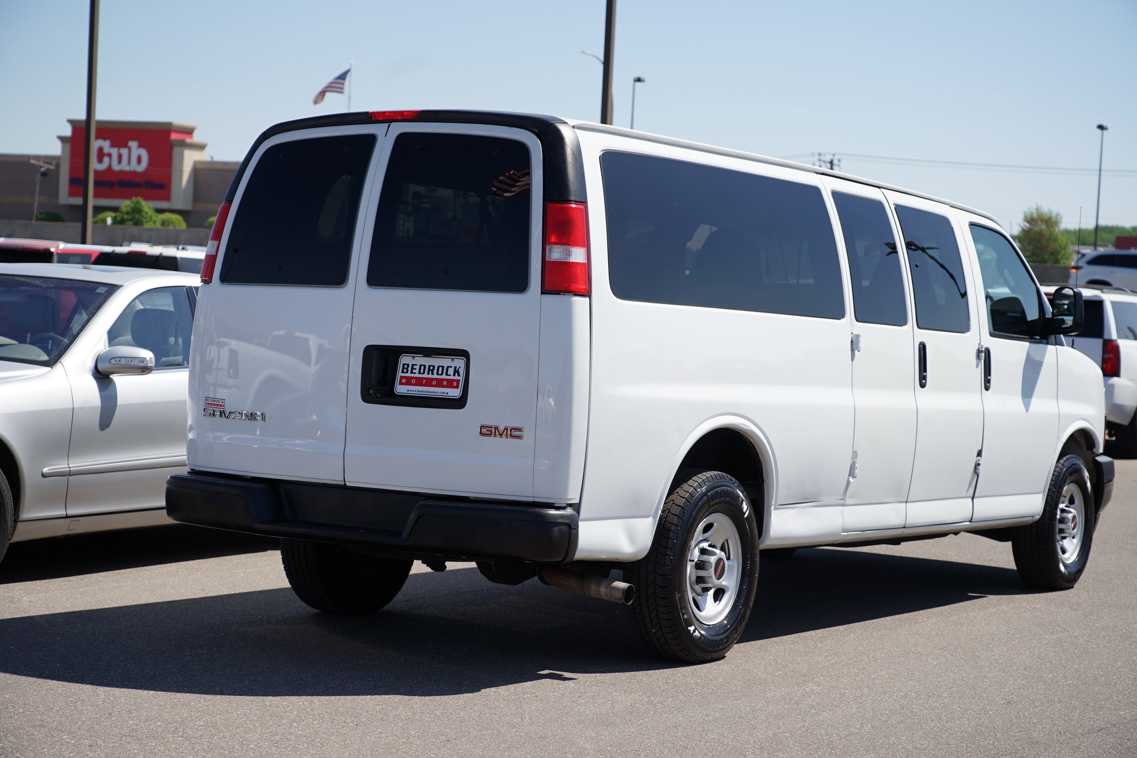 Used 2020 GMC Savana 3500 LS image 3