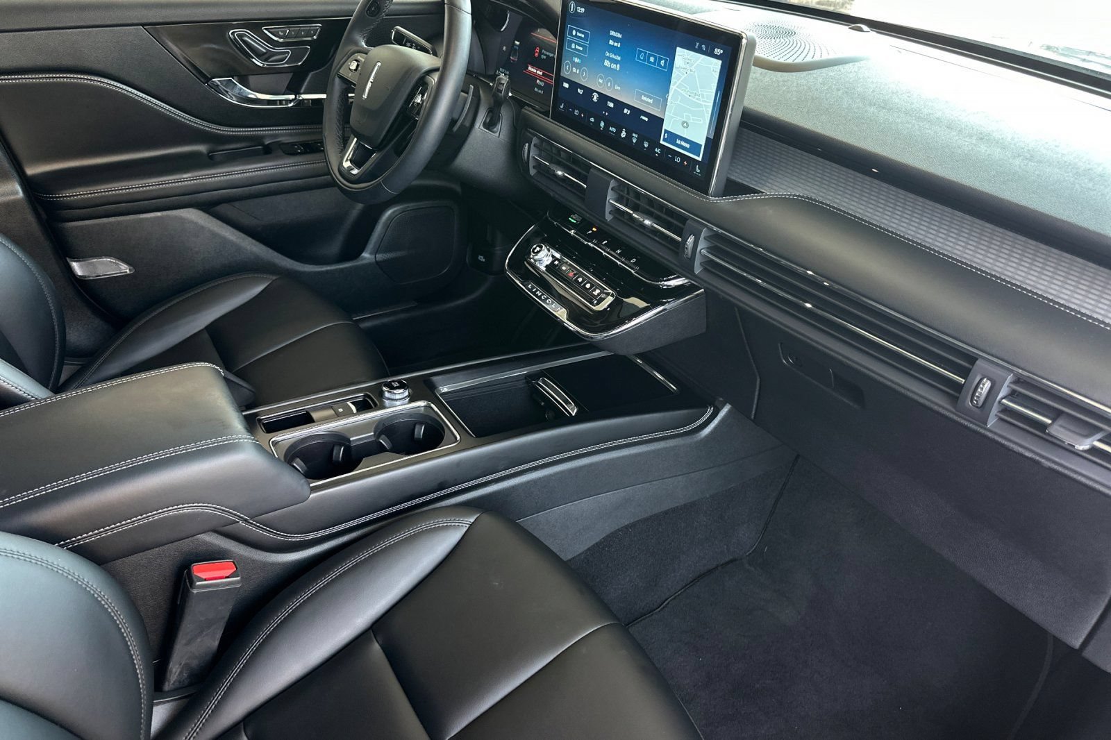 Certified 2025 Lincoln Corsair FWD image 15