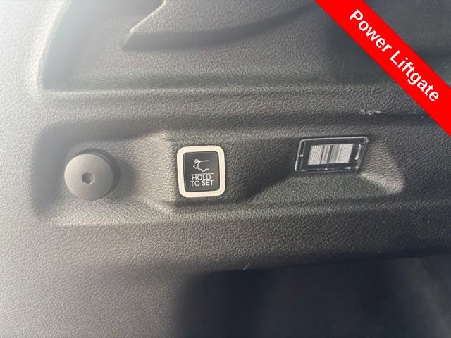 Used 2025 Jeep Grand Cherokee L Altitude RWD image 21