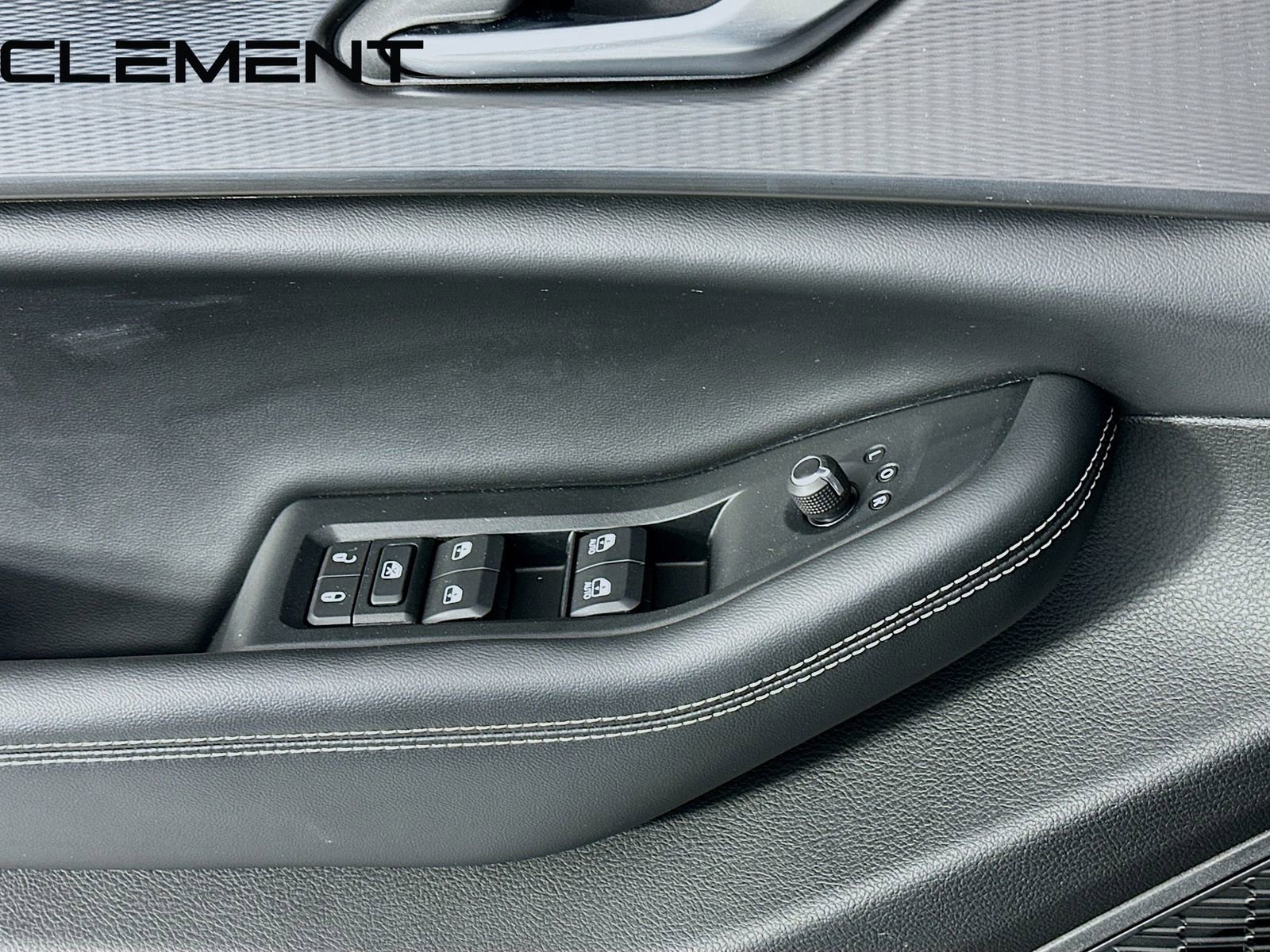 Used 2023 Jeep Grand Cherokee L Laredo AWD/4WD image 25