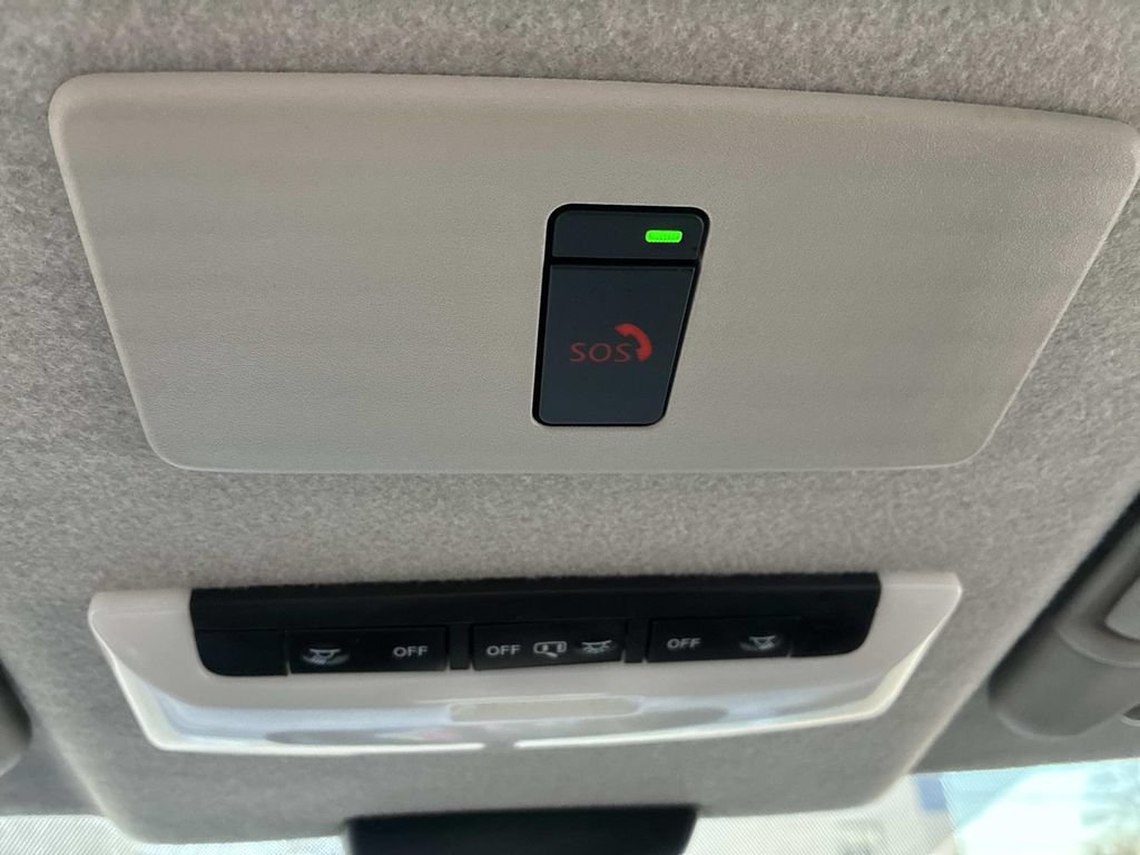 Certified 2024 Nissan Kicks SR w/ SR Premium Package FWD image 36